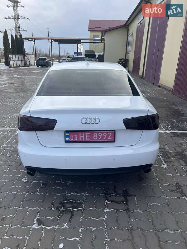 Седан Audi A6 2015 в Нововолинську