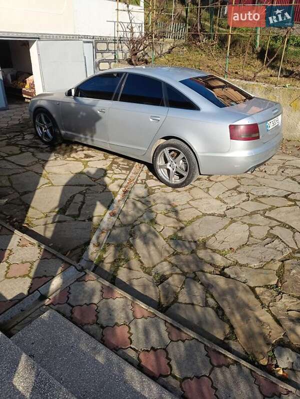 Седан Audi A6 2004 в Надворной