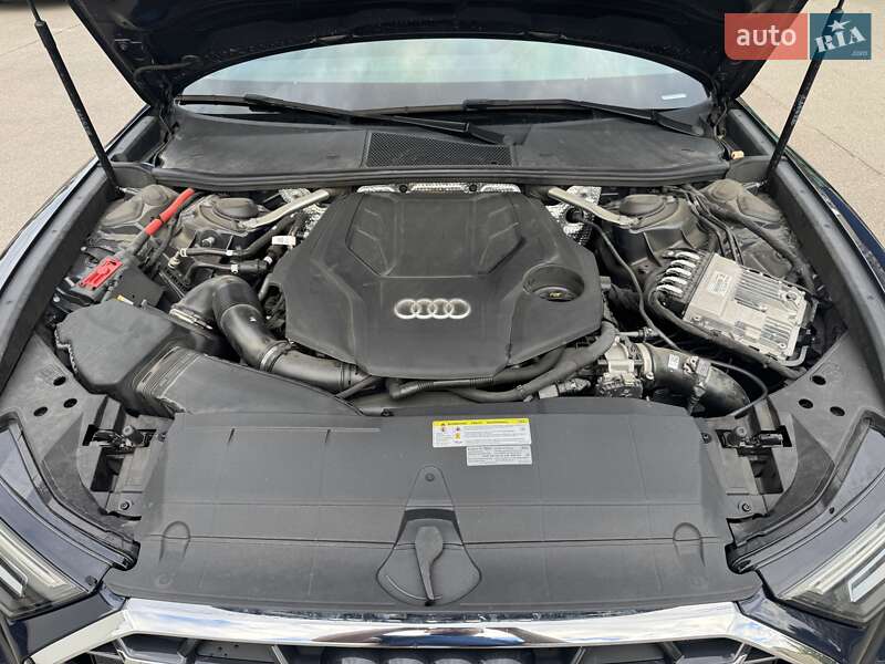 Седан Audi A6 2022 в Киеве