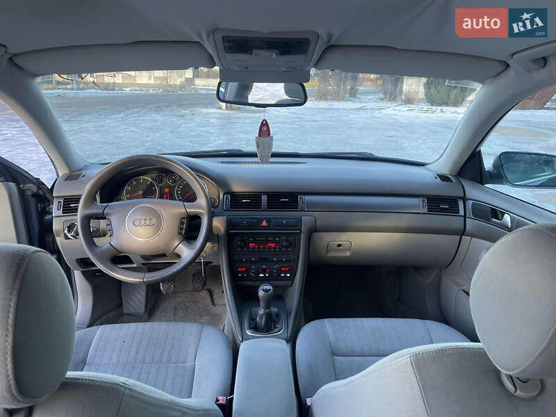Седан Audi A6 2002 в Надворной