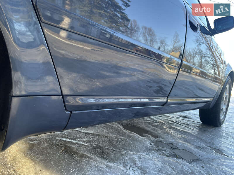 Седан Audi A6 2002 в Надворной