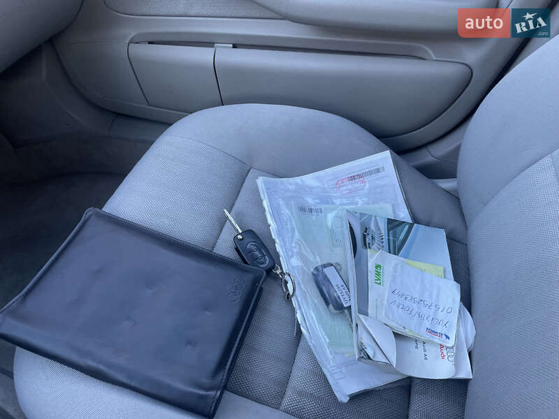 Седан Audi A6 2002 в Надворной