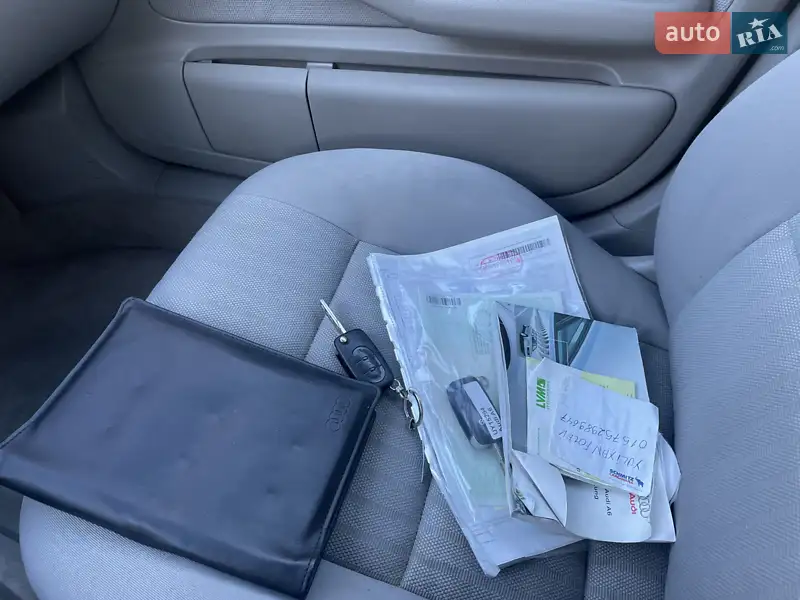 Седан Audi A6 2002 в Надворной документ