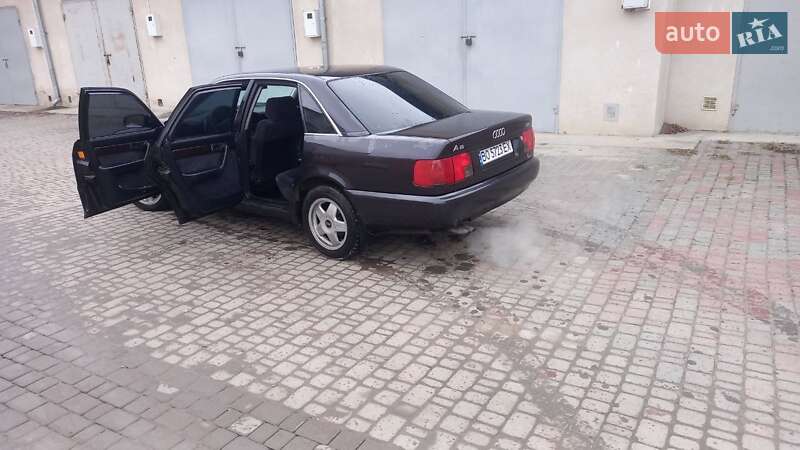 Седан Audi A6 1995 в Чорткове