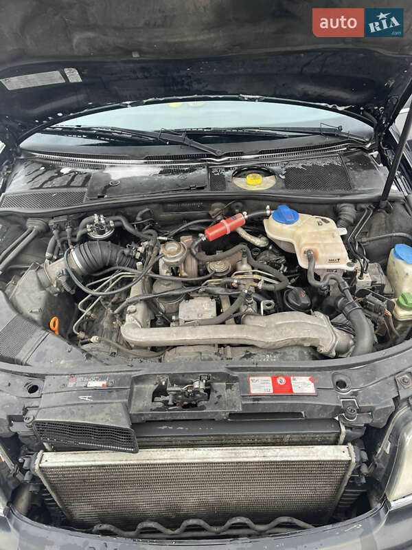 Универсал Audi A6 2004 в Вараше