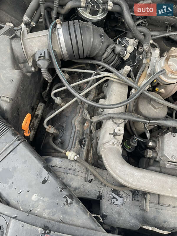 Универсал Audi A6 2004 в Вараше