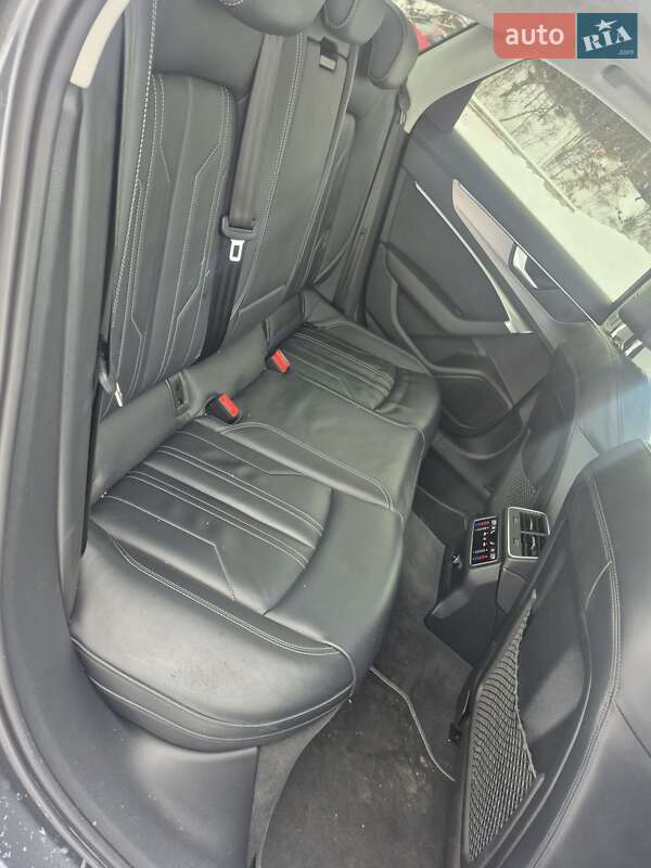 Седан Audi A6 2022 в Львове