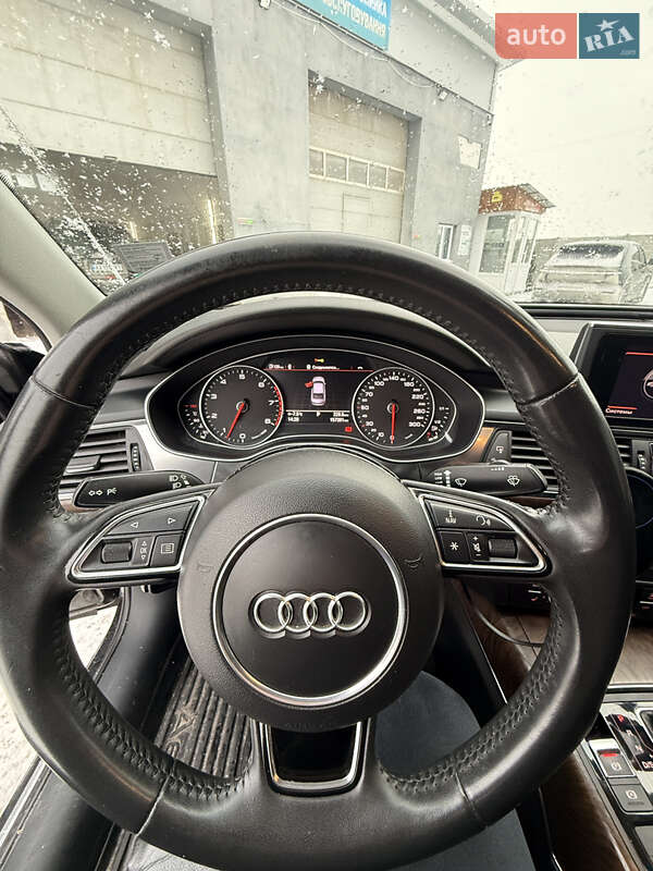 Седан Audi A6 2013 в Новой Водолаге