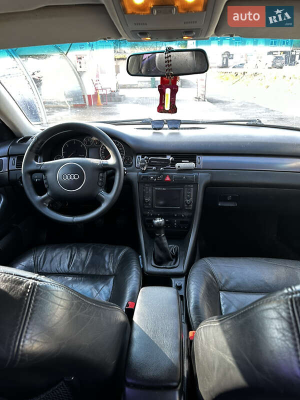 Седан Audi A6 2004 в Монастириській