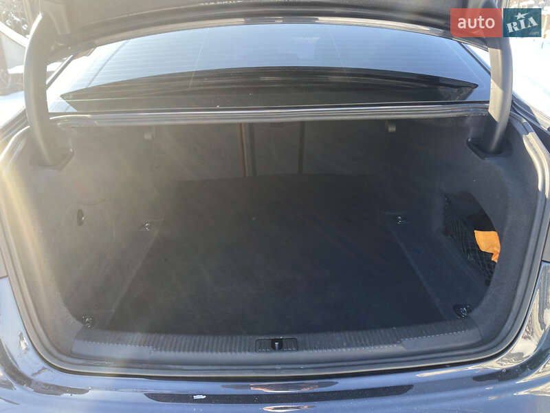 Седан Audi A6 2014 в Черновцах