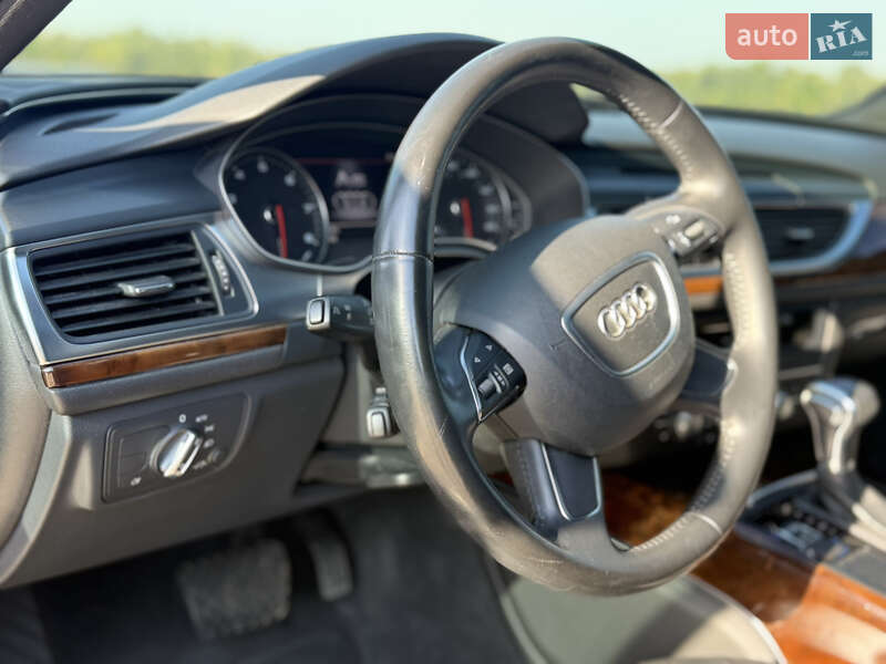 Седан Audi A6 2013 в Каневі