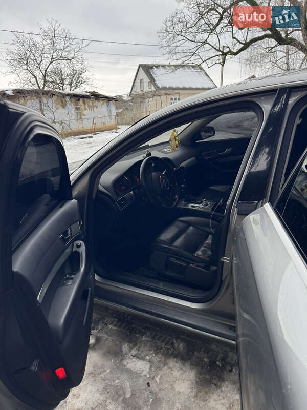 Седан Audi A6 2004 в Иршаве