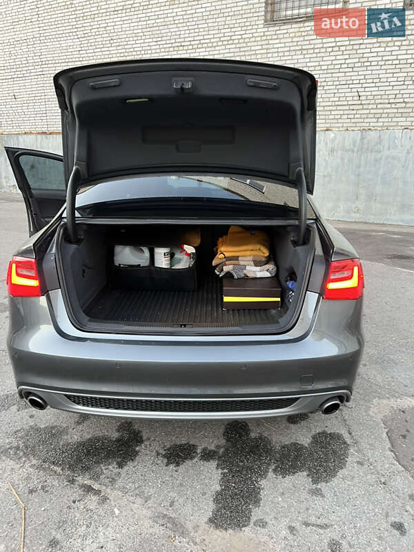 Седан Audi A6 2013 в Львові