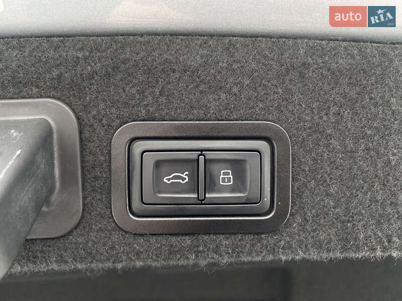 Седан Audi A6 2015 в Луцке