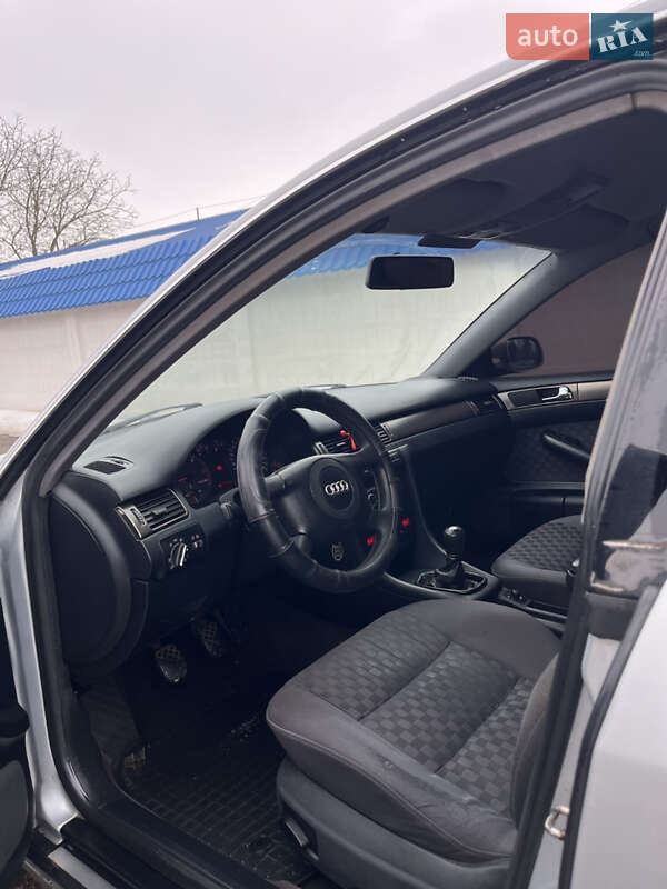 Седан Audi A6 1999 в Радивиліві