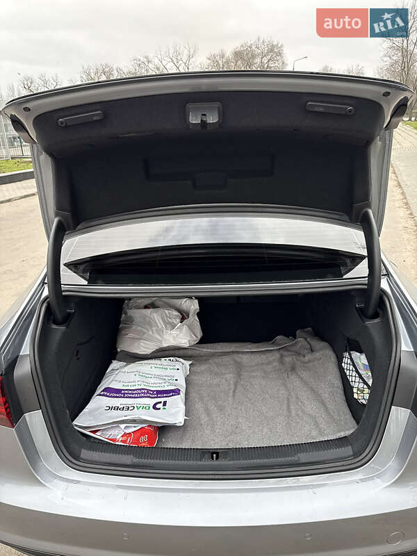 Седан Audi A6 2015 в Запорожье