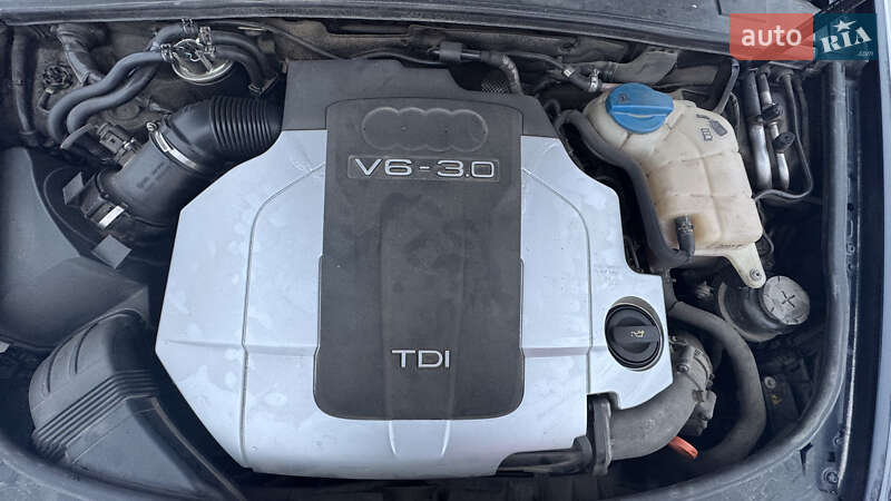 Седан Audi A6 2004 в Гощі