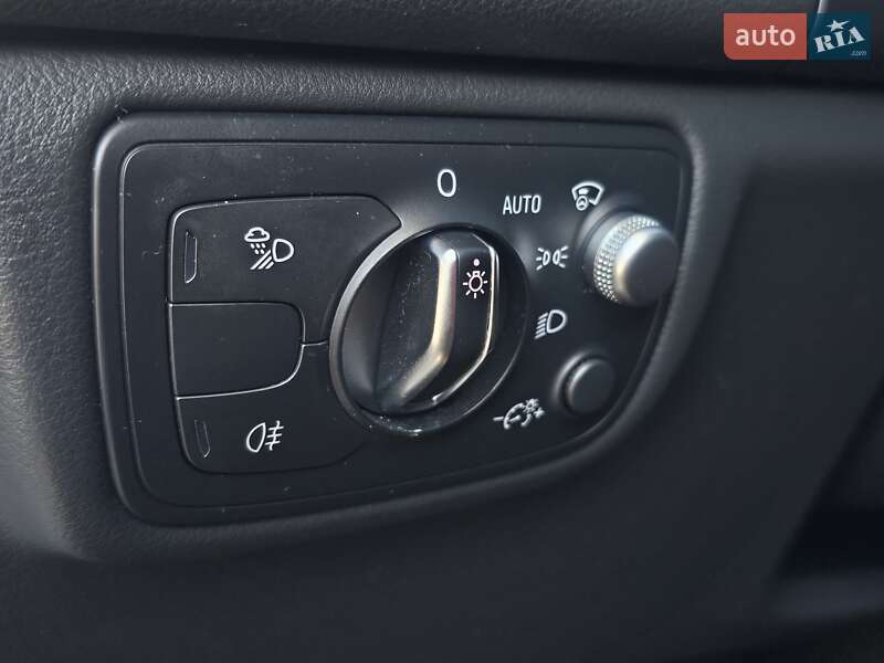 Седан Audi A6 2015 в Киеве