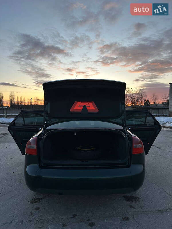 Седан Audi A6 2001 в Вараше