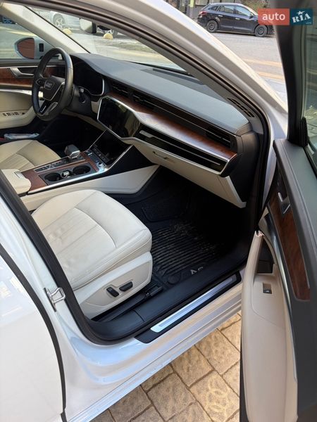 Седан Audi A6 2023 в Львове