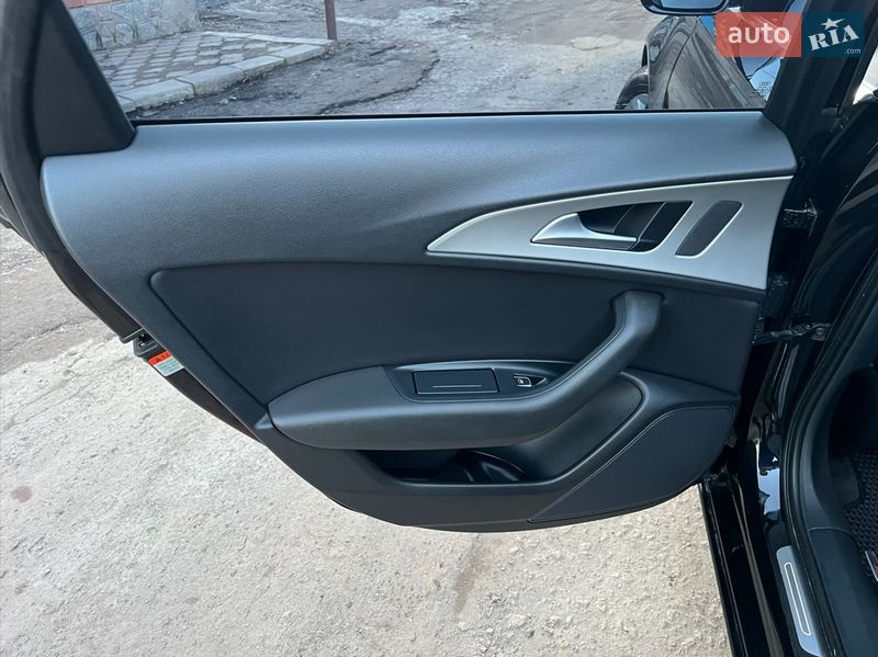 Седан Audi A6 2013 в Краснограді