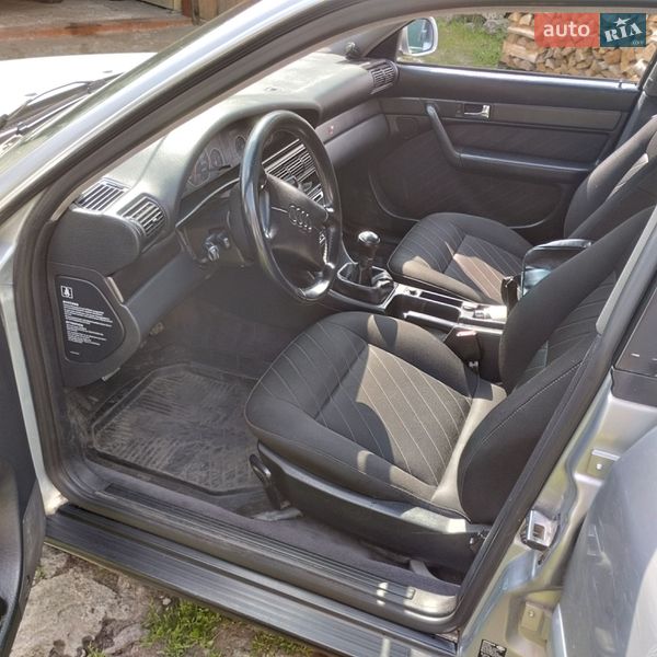 Седан Audi A6 1996 в Ровно