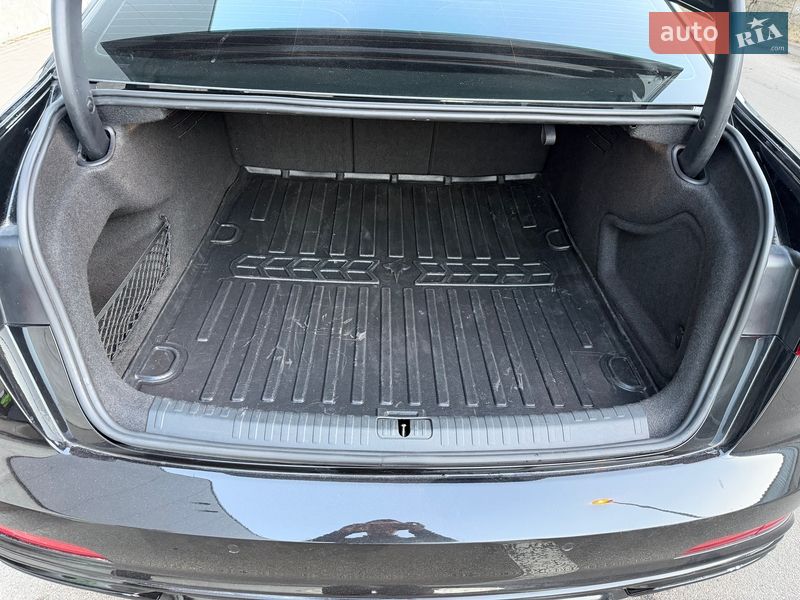 Седан Audi A6 2022 в Киеве