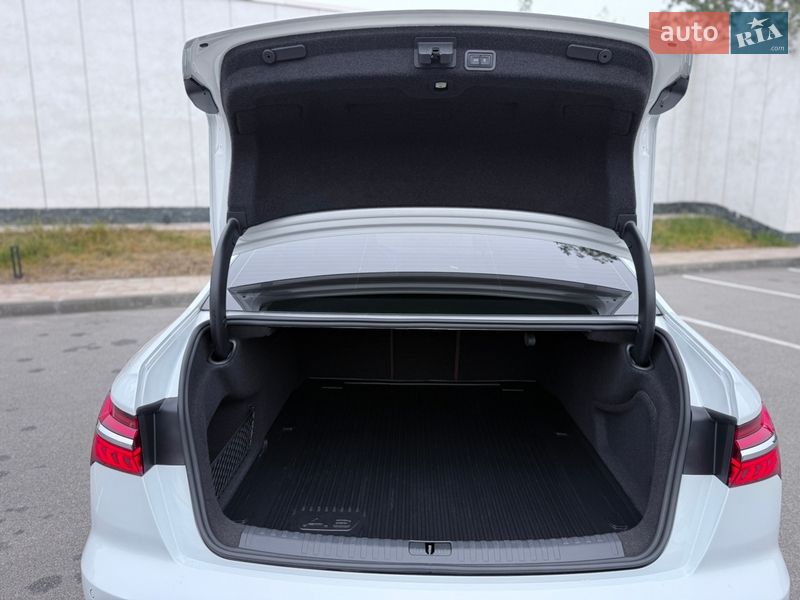 Седан Audi A6 2021 в Киеве