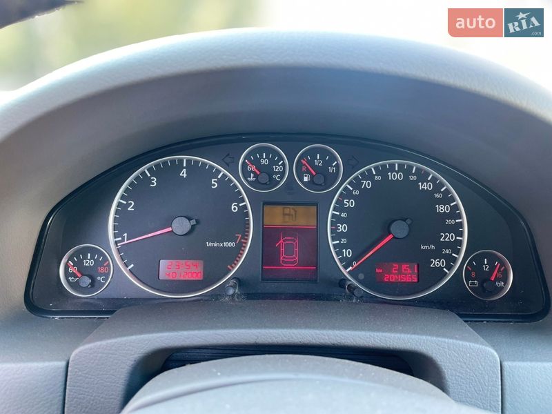 Седан Audi A6 2002 в Надворной