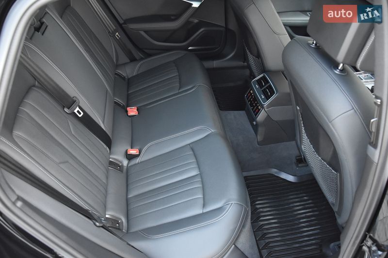 Седан Audi A6 2023 в Львове