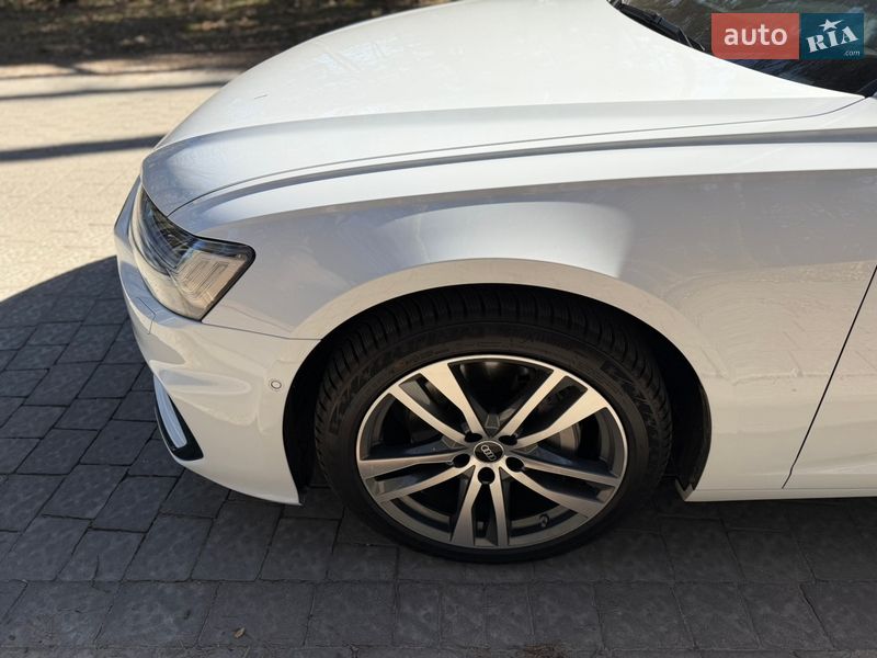 Седан Audi A6 2022 в Львове