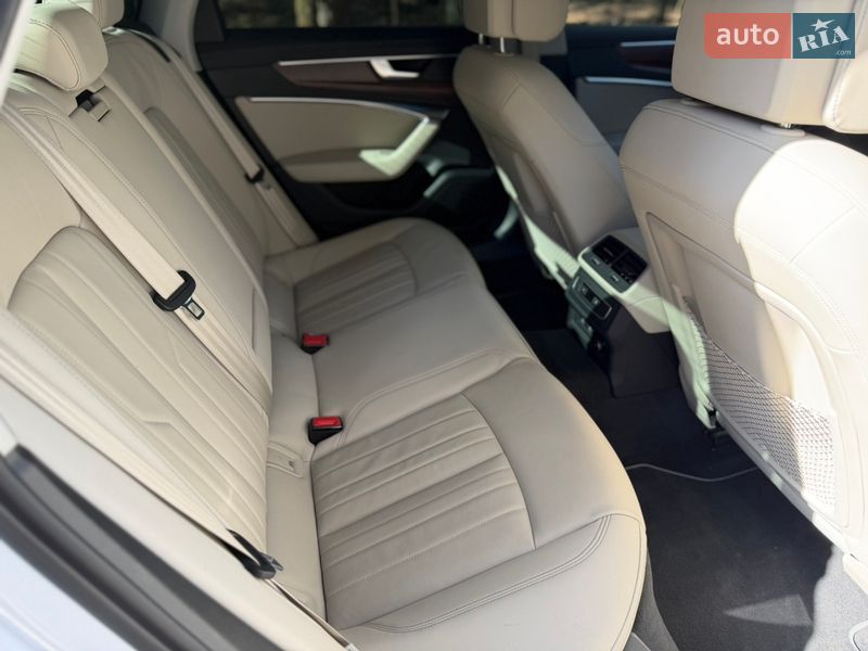 Седан Audi A6 2022 в Львове