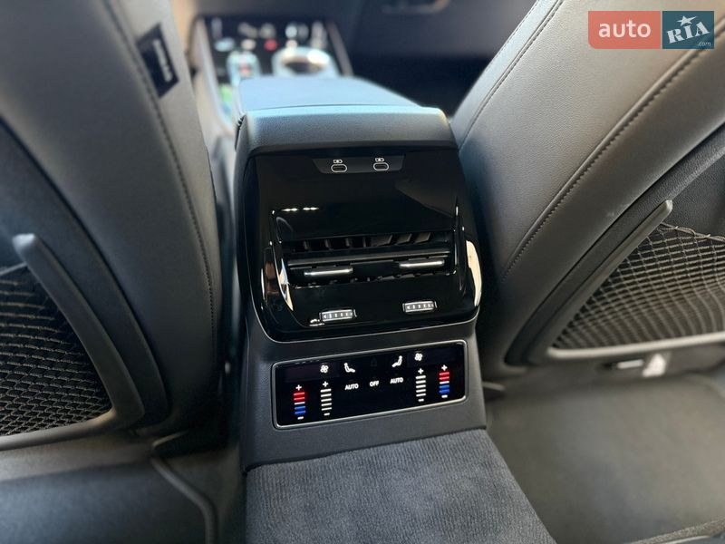Седан Audi A6 2025 в Львове