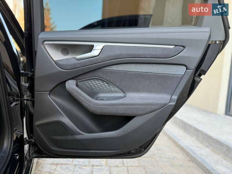 Седан Audi A6 2025 в Львове