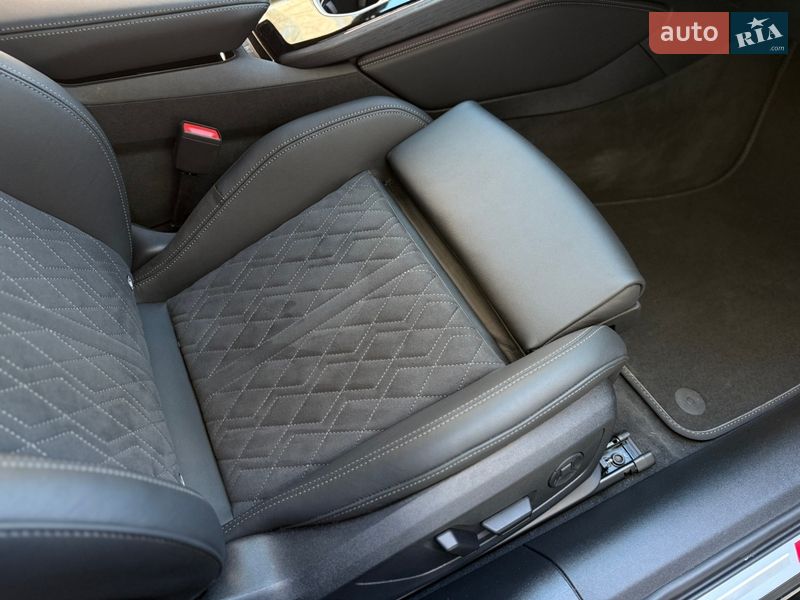 Седан Audi A6 2025 в Львове
