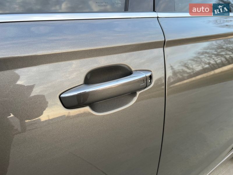 Седан Audi A6 2014 в Луцке