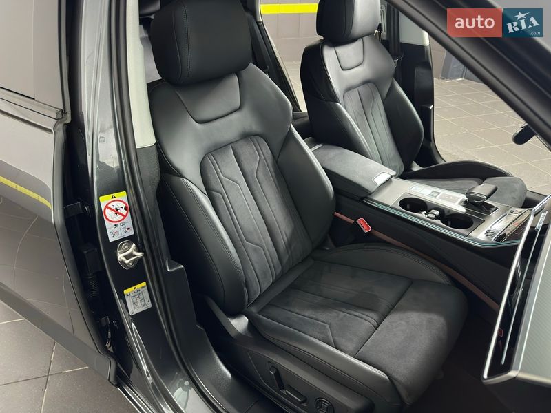 Седан Audi A6 2022 в Казатине