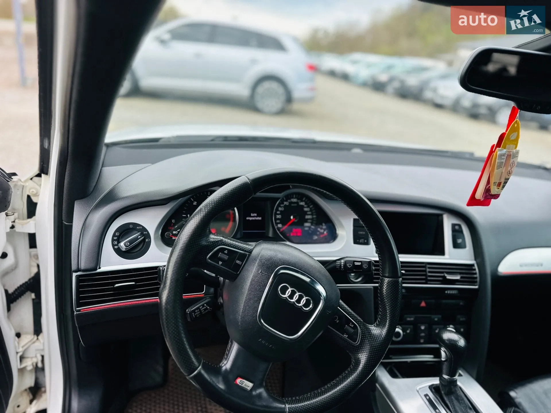 2010 Audi A6 - мініатюра 26