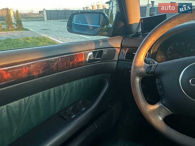 Седан Audi A6 2001 в Вараше