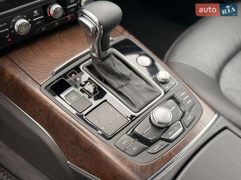 Седан Audi A6 2013 в Дубровице