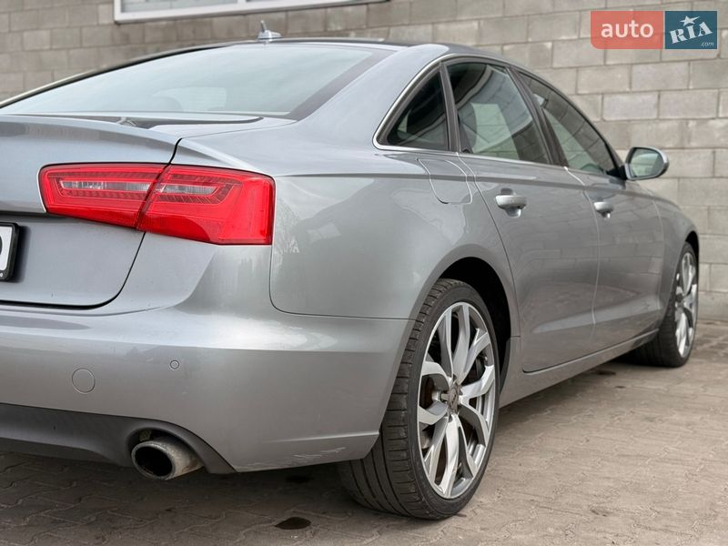 Седан Audi A6 2013 в Дубровице