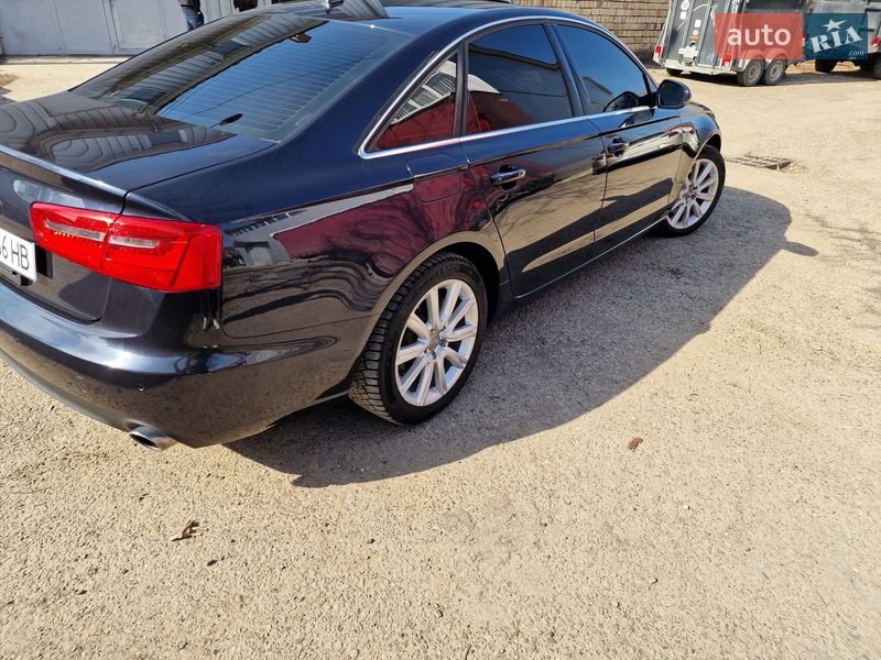Седан Audi A6 2012 в Чернівцях