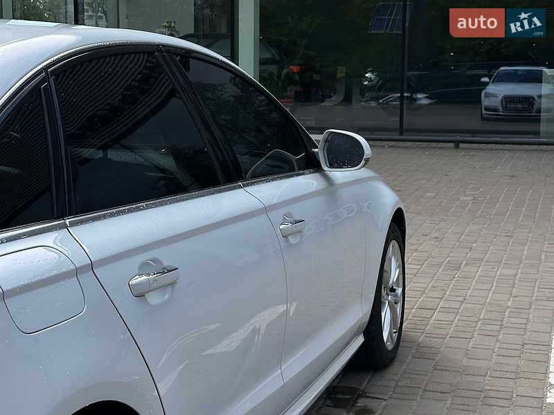 Седан Audi A6 2015 в Львові