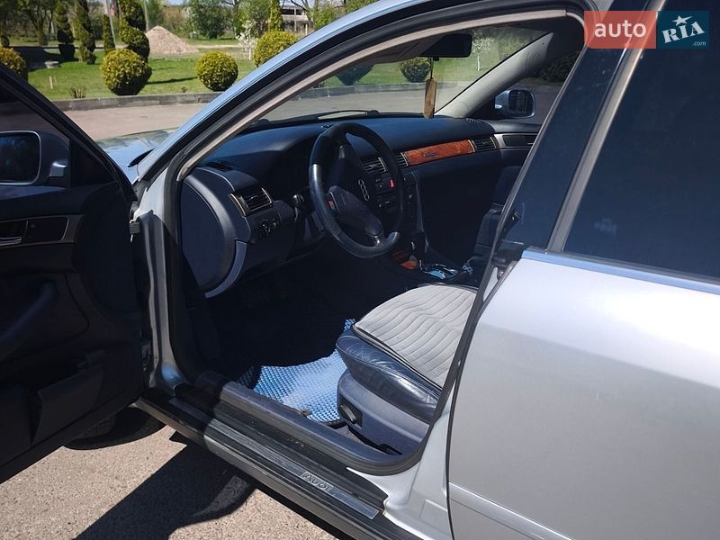 Універсал Audi A6 1999 в Вараші