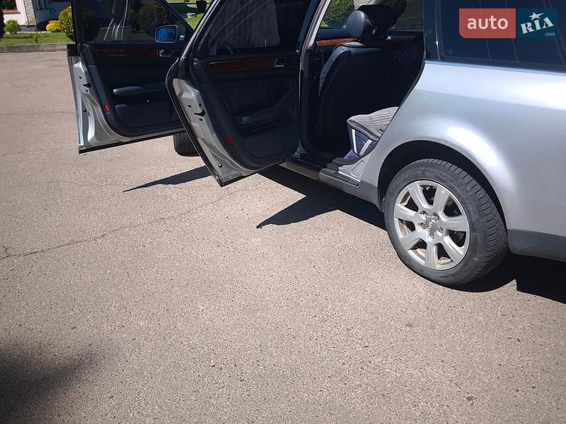 Універсал Audi A6 1999 в Вараші