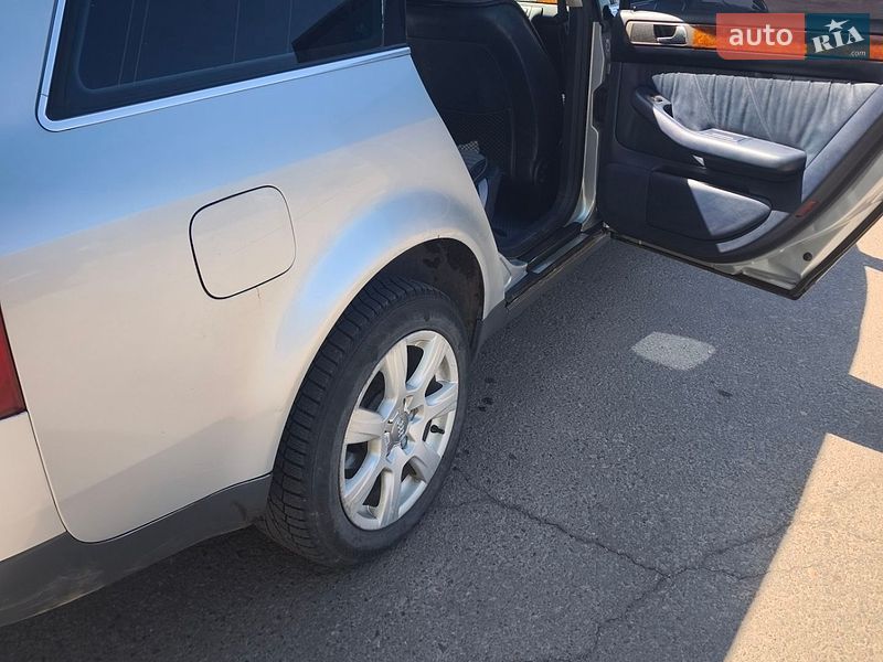 Універсал Audi A6 1999 в Вараші