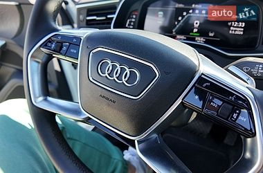 Седан Audi A6 2022 в Киеве