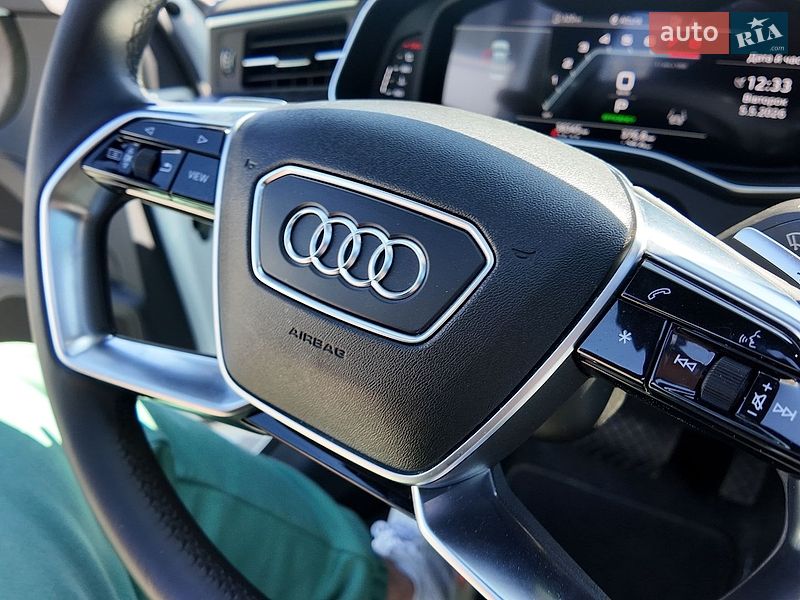 Седан Audi A6 2022 в Киеве