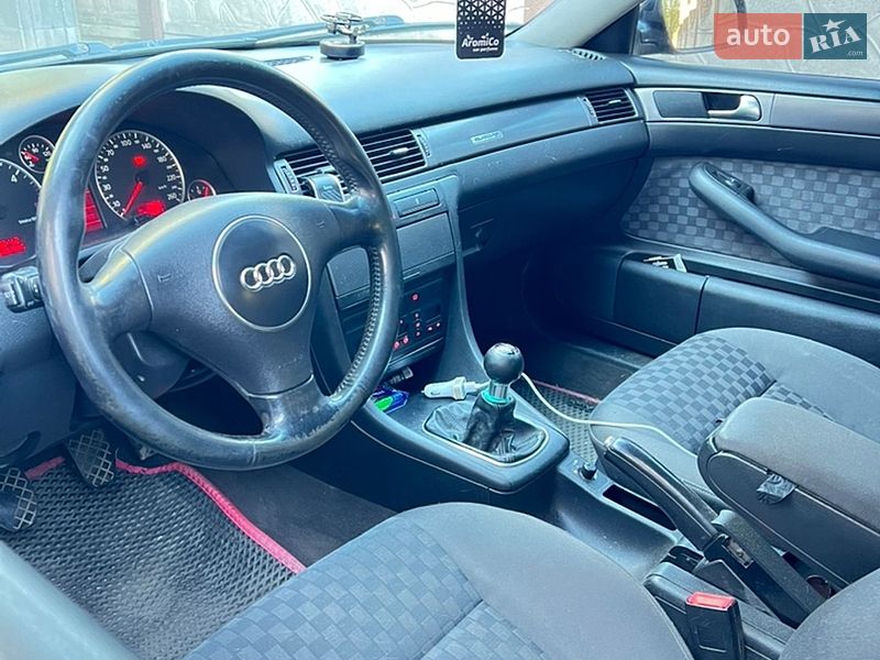 Седан Audi A6 2001 в Дубно