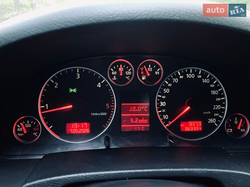 Седан Audi A6 2002 в Обухове